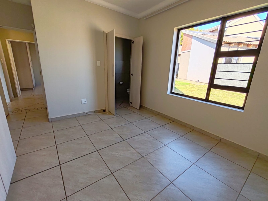 2 Bedroom Property for Sale in Grimbeeck Park North West